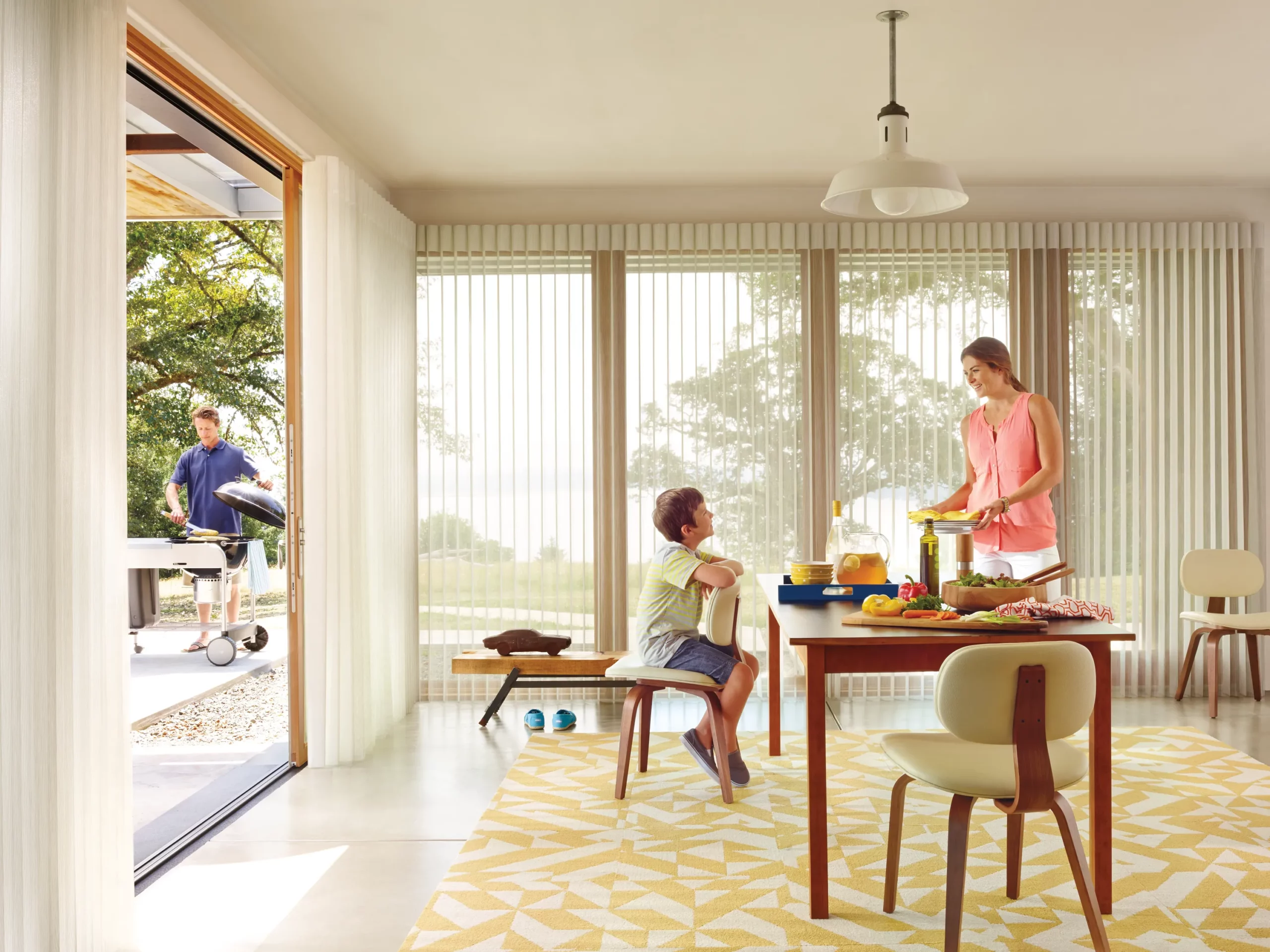 Hunter Douglas - Shades - Living room - Motorization 03